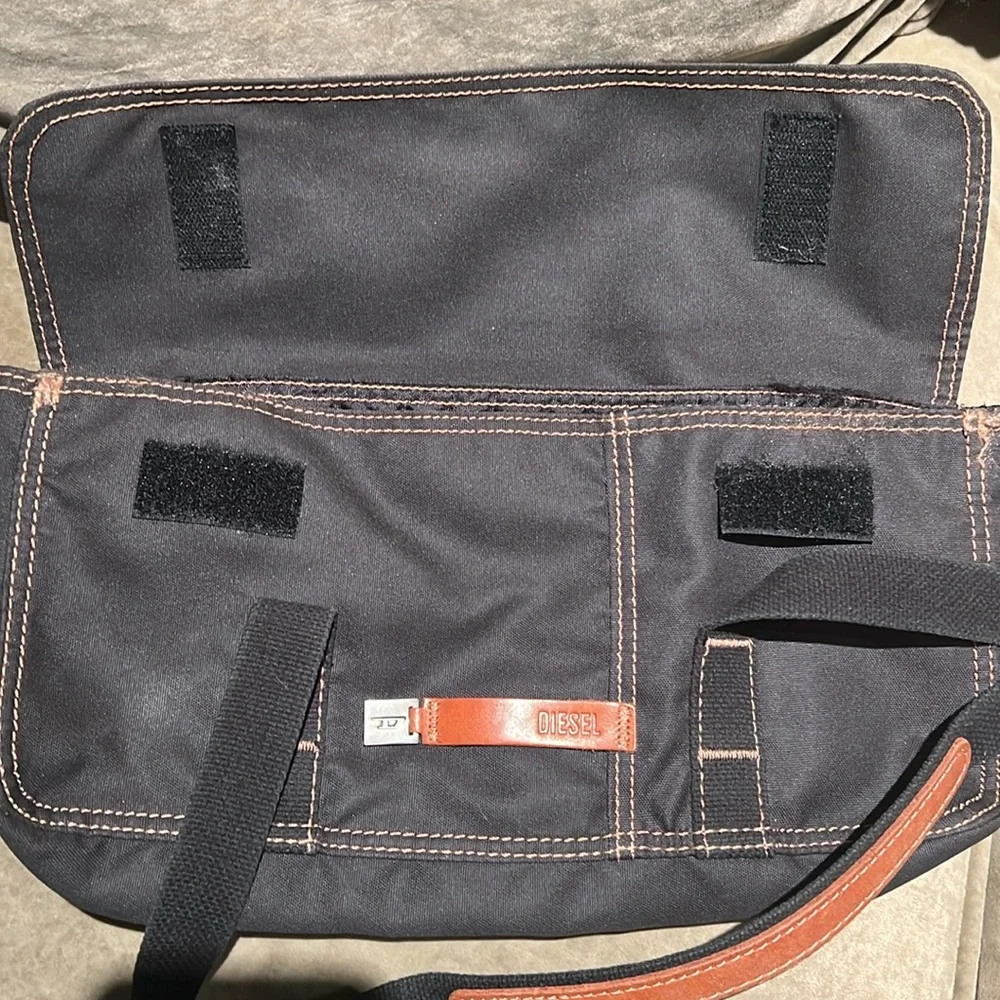 Diesel Grey Nylon with Leather Accent Shoulder Purse 💖🤩 - Picture 8 of 14